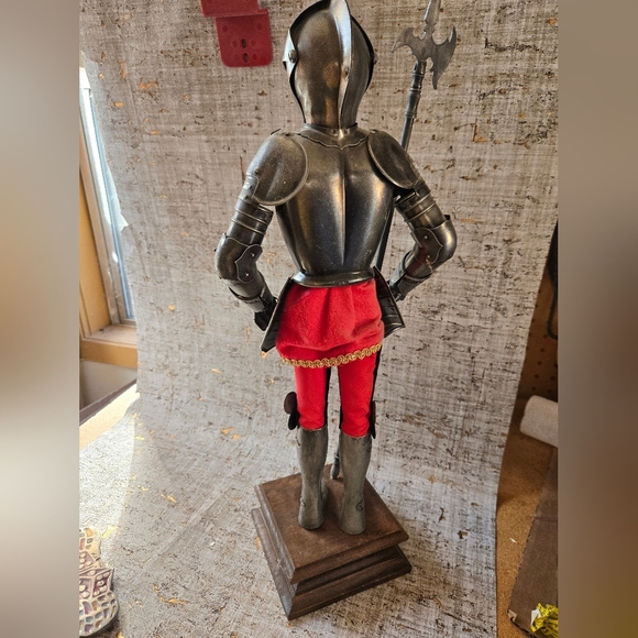 Vintage Metal Knight Standing Base To Tip 21in - Picture 6 of 6